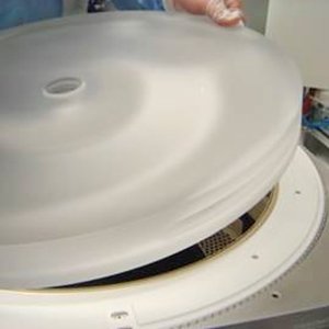 TCP window and O-ring assembly for vacuum chamber sealing