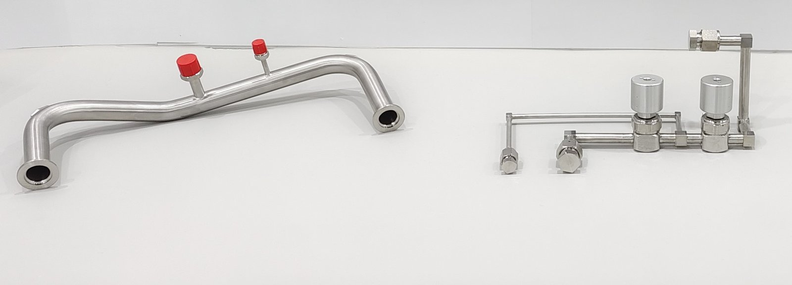 High-purity stainless steel gas line weldment assembly